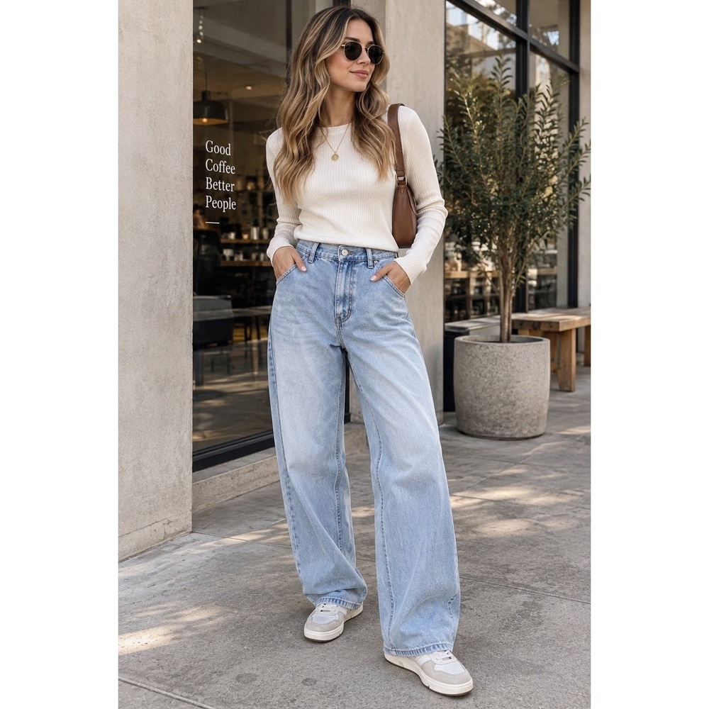 UNIQLO U Jeans XL Light Wash Wide Leg Baggy Relaxed Japanese Denim